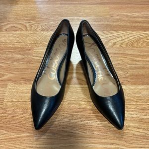 Sam Edelman | black low pumps